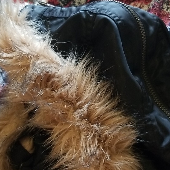 AE Bomber - Picture 6 of 6